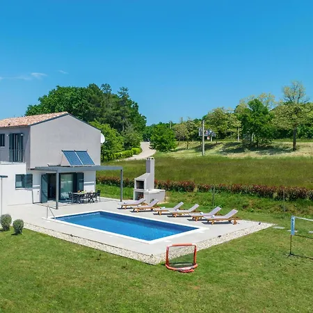 Holiday home Stunning In With Wifi