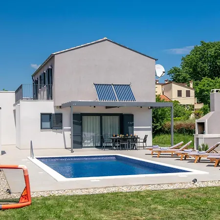 Amazing In Manjadvorci W/ Outdoor Swimming Pool, Wifi&3 Bedrooms * Barban