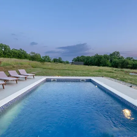 Vakantiehuis Amazing In Manjadvorci W/ Outdoor Swimming Pool, Wifi&3 Bedrooms Barban